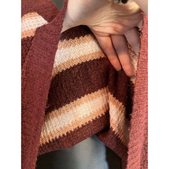 American Eagle pink and brown striped sweater - Picture 5 of 8